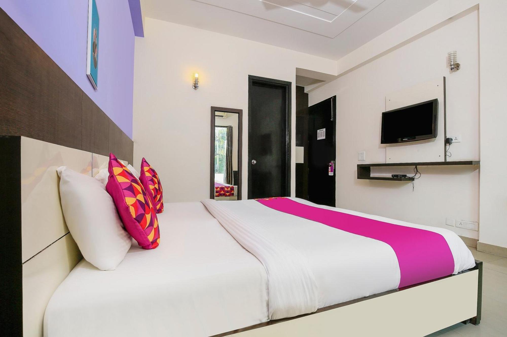 Hotel O Golf Stays Near Aravali Biodiversity Park غورغاون المظهر الخارجي الصورة