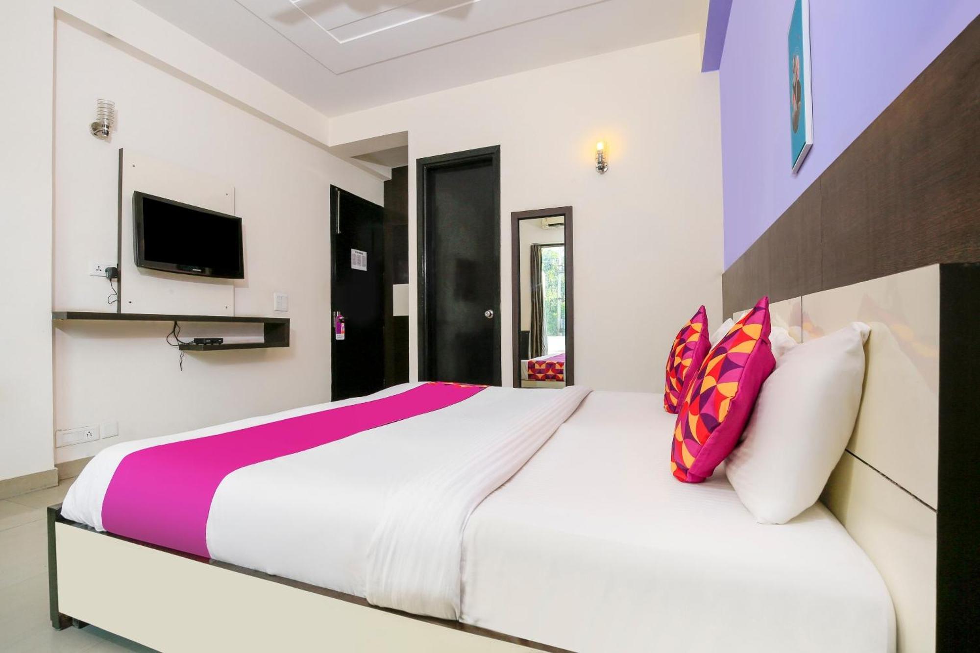 Hotel O Golf Stays Near Aravali Biodiversity Park غورغاون المظهر الخارجي الصورة